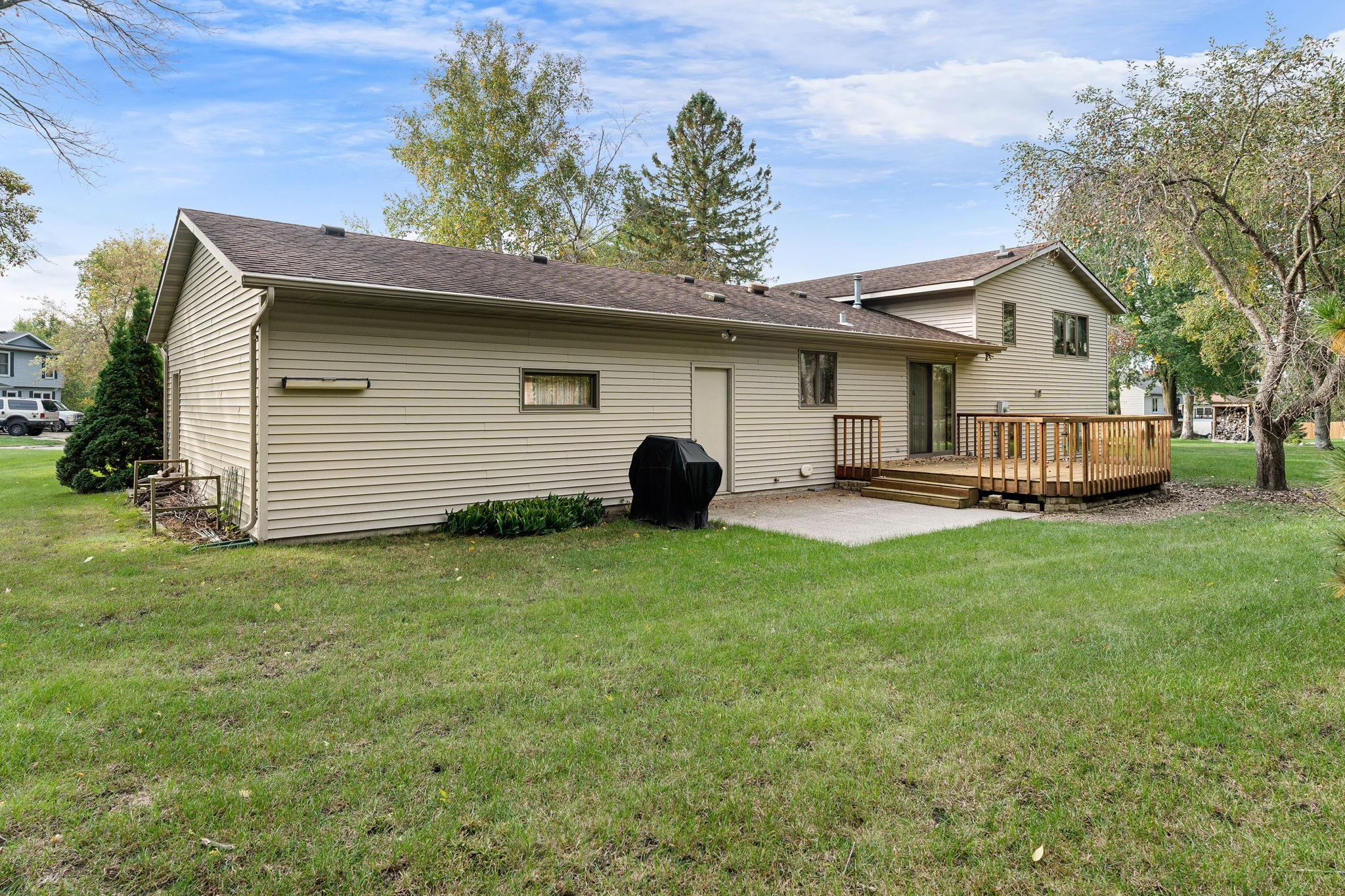 930 Ridgeview Place Northeast Owatonna, MN 55060 - Photo 8 of 38 Gallery Image 8