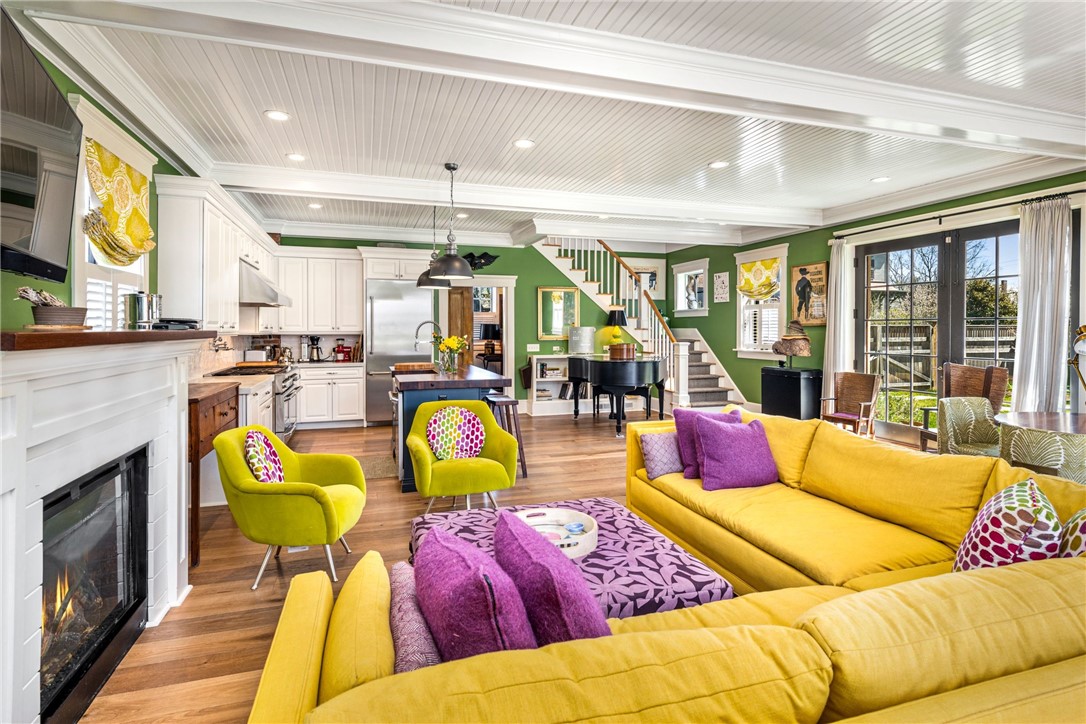 33 Everett Street Newport, RI 02840 - Photo 15 of 44 Gas fireplace