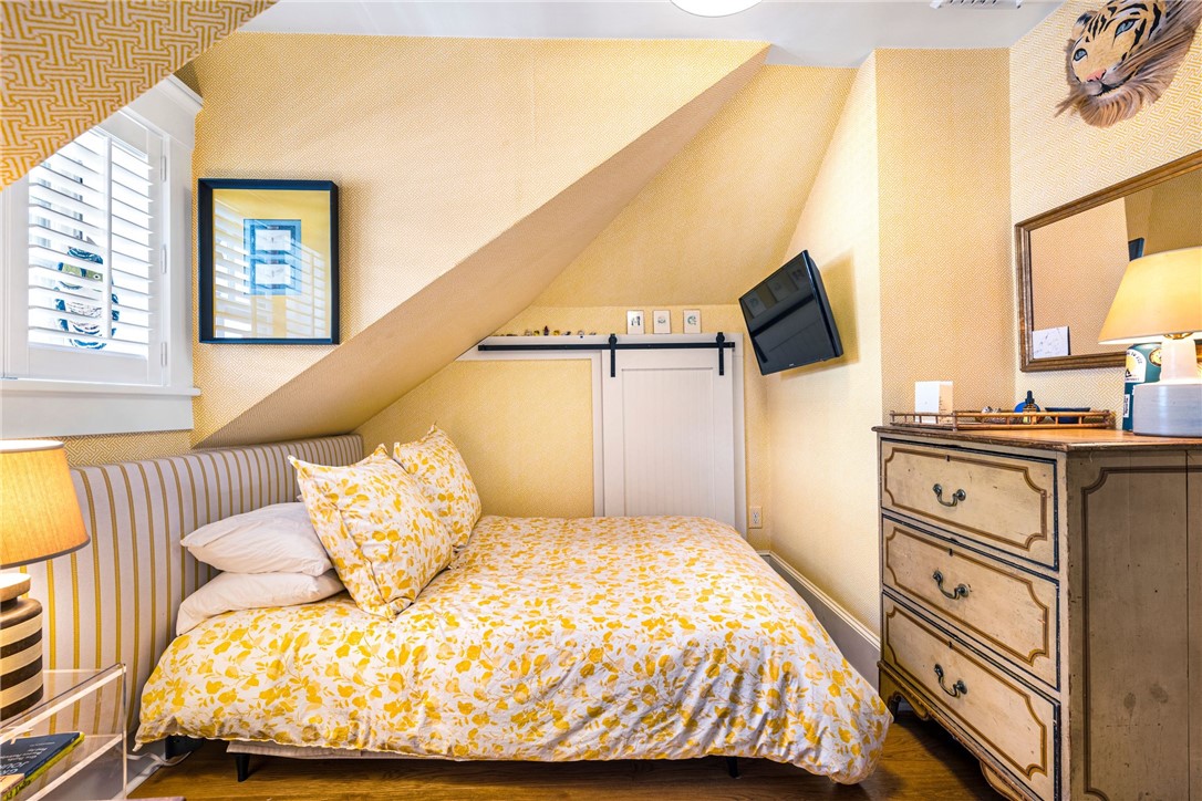 33 Everett Street Newport, RI 02840 - Photo 20 of 44 Guest bedroom 3