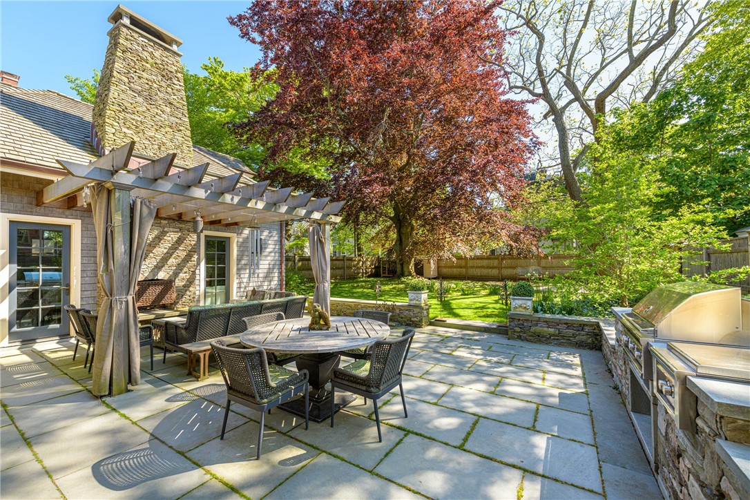 33 Everett Street Newport, RI 02840 - Photo 35 of 44 Delightful patio and fenced in yard.