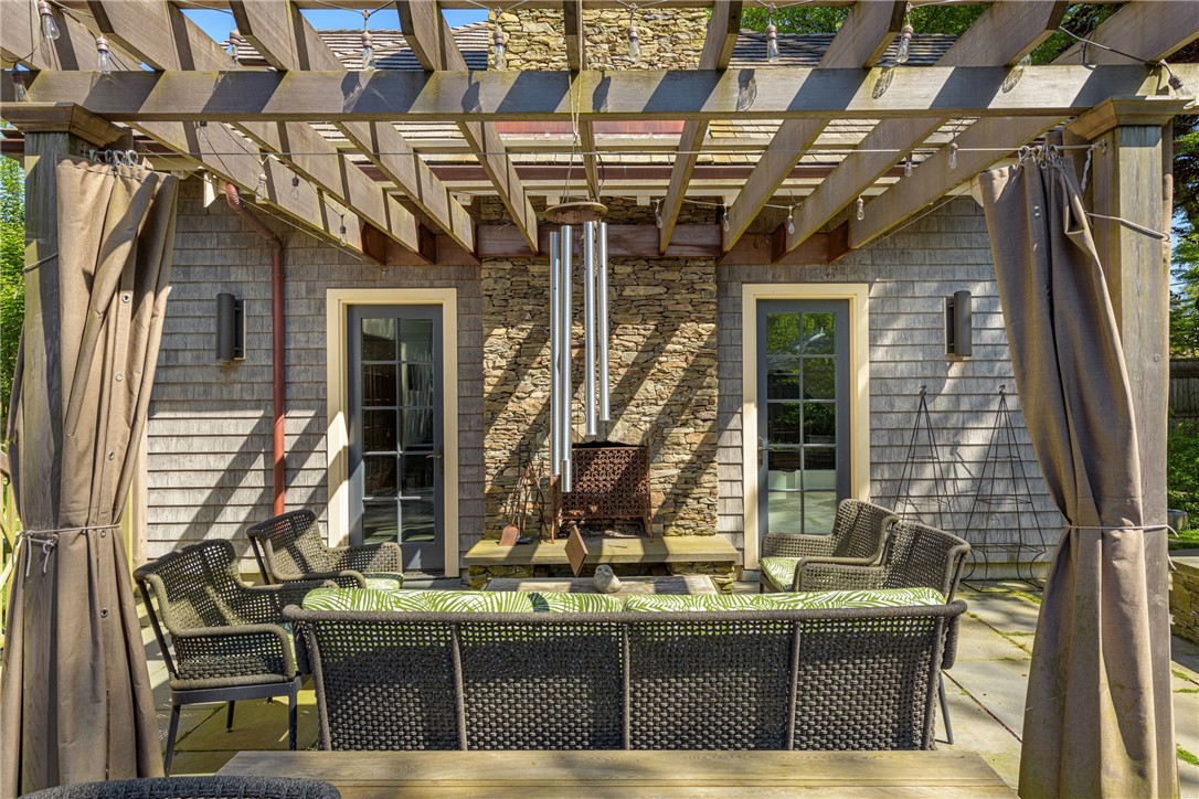 33 Everett Street Newport, RI 02840 - Photo 37 of 44