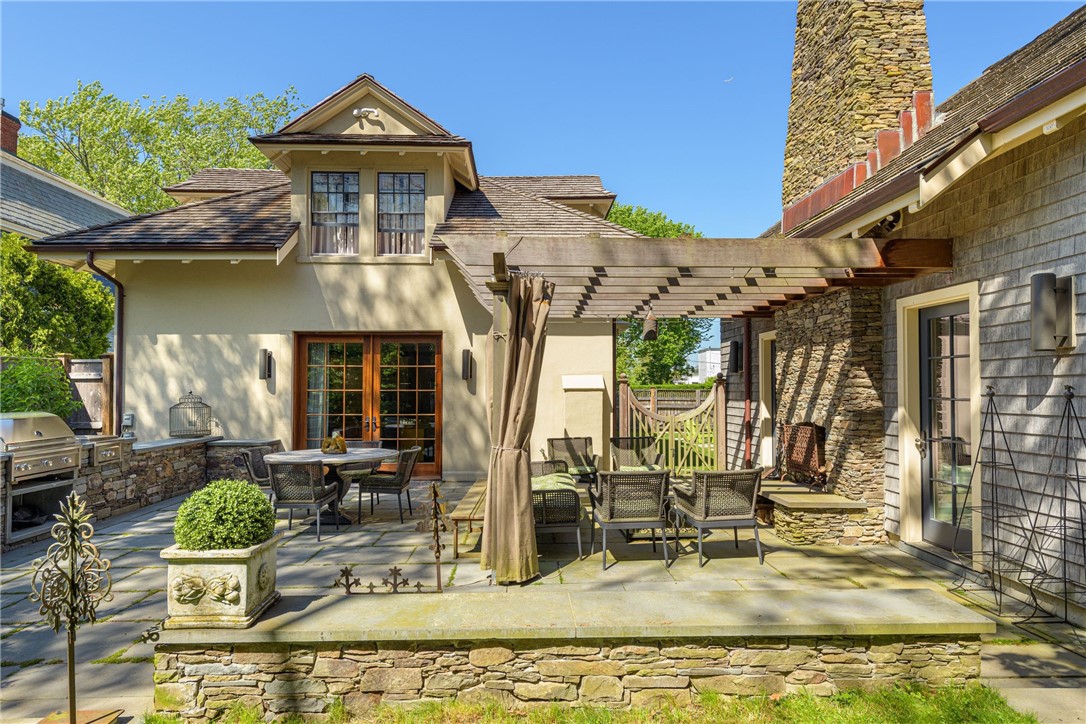 33 Everett Street Newport, RI 02840 - Photo 38 of 44