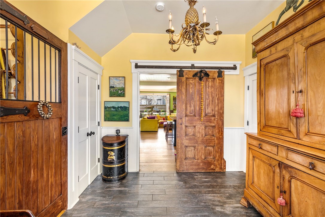 33 Everett Street Newport, RI 02840 - Photo 6 of 44 Warm open entrance hall.