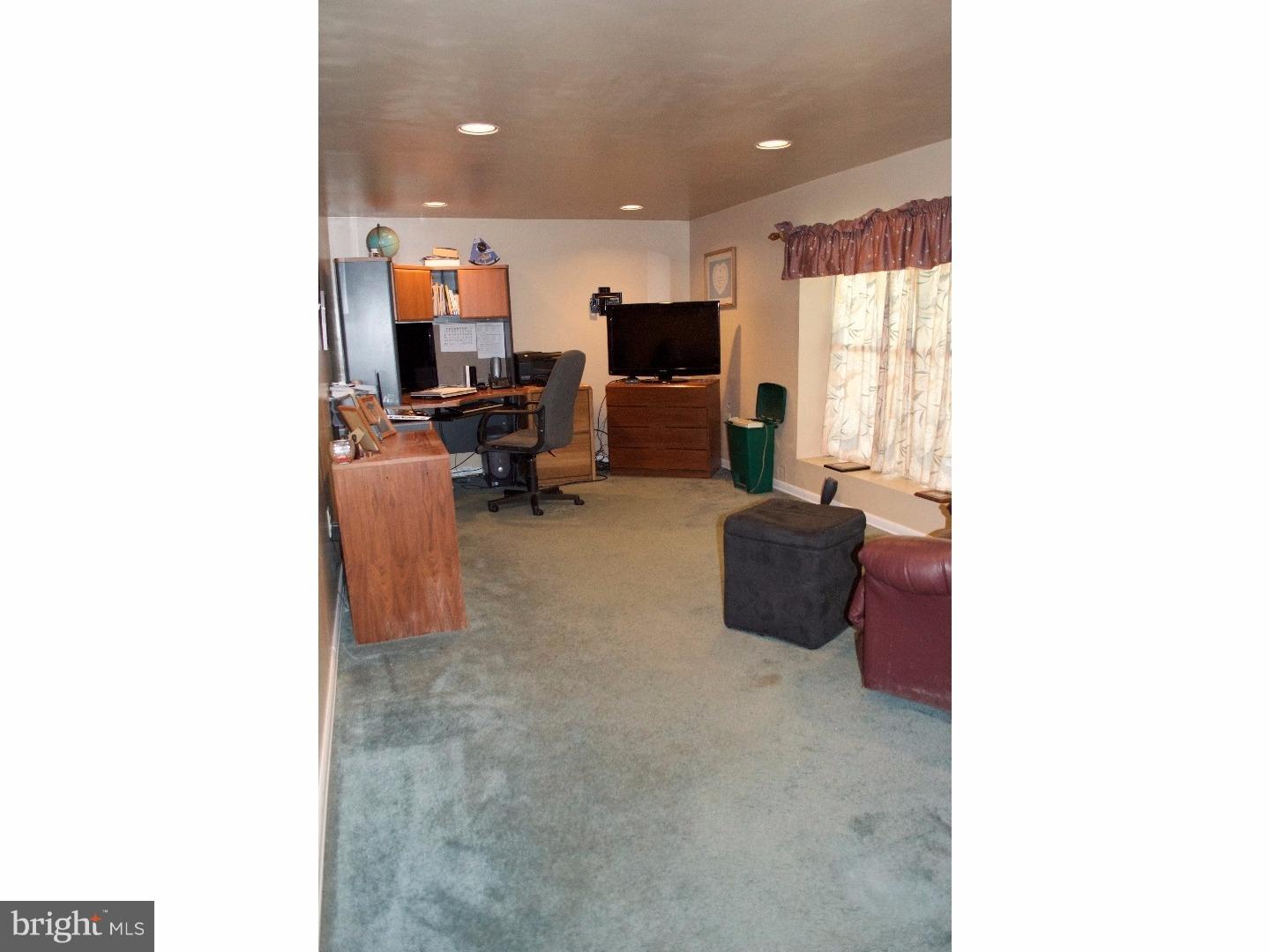 111 Twining Road Lansdale, PA 19446 - Photo 13 of 23 Office / Study