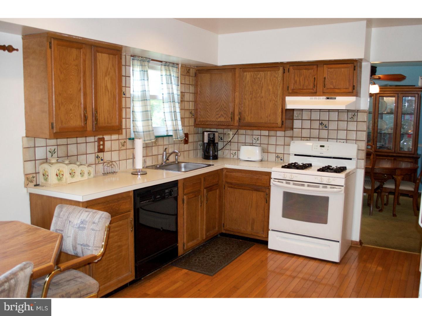 111 Twining Road Lansdale, PA 19446 - Photo 6 of 23 Kitchen