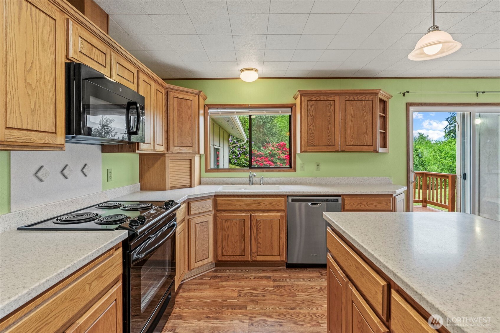 1086 Highway 4 Cathlamet, WA 98612 - Photo 15 of 40