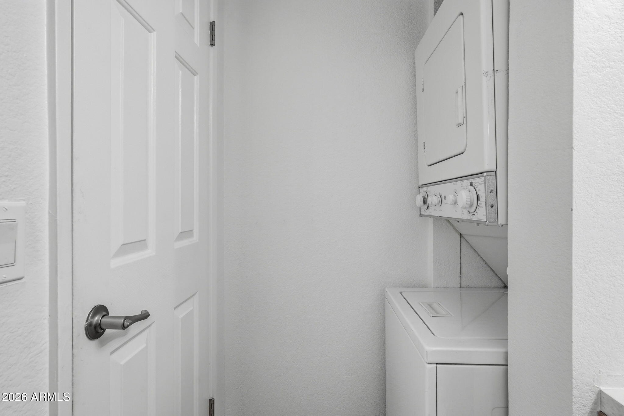 1720 East Thunderbird Road, Unit 2020 Phoenix, AZ 85022 - Photo 15 of 18 Laundry