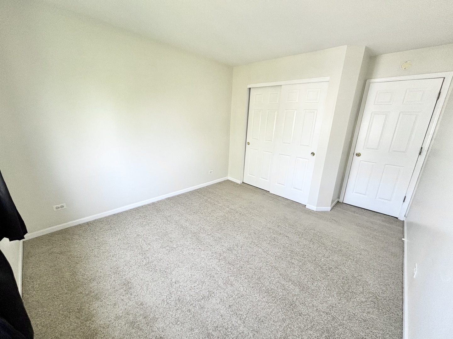 2428 Reflections Drive Aurora, IL 60502 - Photo 12 of 15 an empty room with a natural light