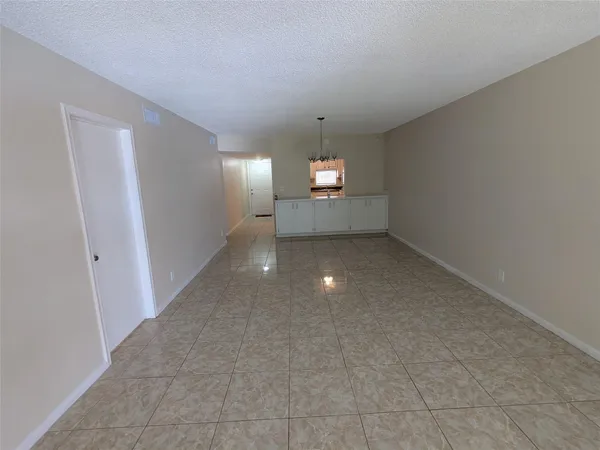 $1,700 | 9800 North Hollybrook Lake Drive, Unit 9303, Pembroke Pines, FL 33025