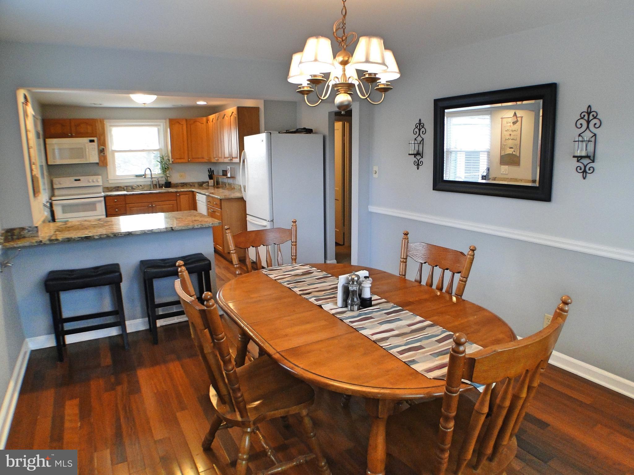 125 Beechwood Road Newtown Square, PA 19073 - Photo 13 of 34 125 Beechwood Rd, Newtown Square PA 19073 DiningRM