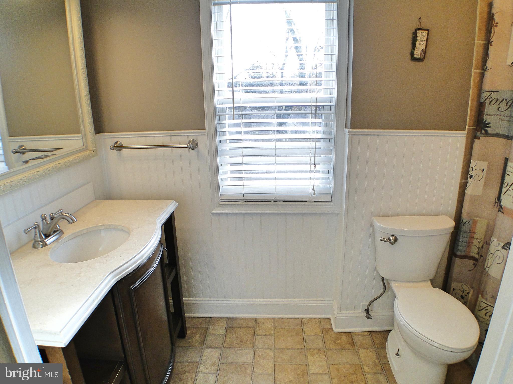 125 Beechwood Road Newtown Square, PA 19073 - Photo 21 of 34 125 Beechwood Rd, Newtown Square 2nd Full Bathroom