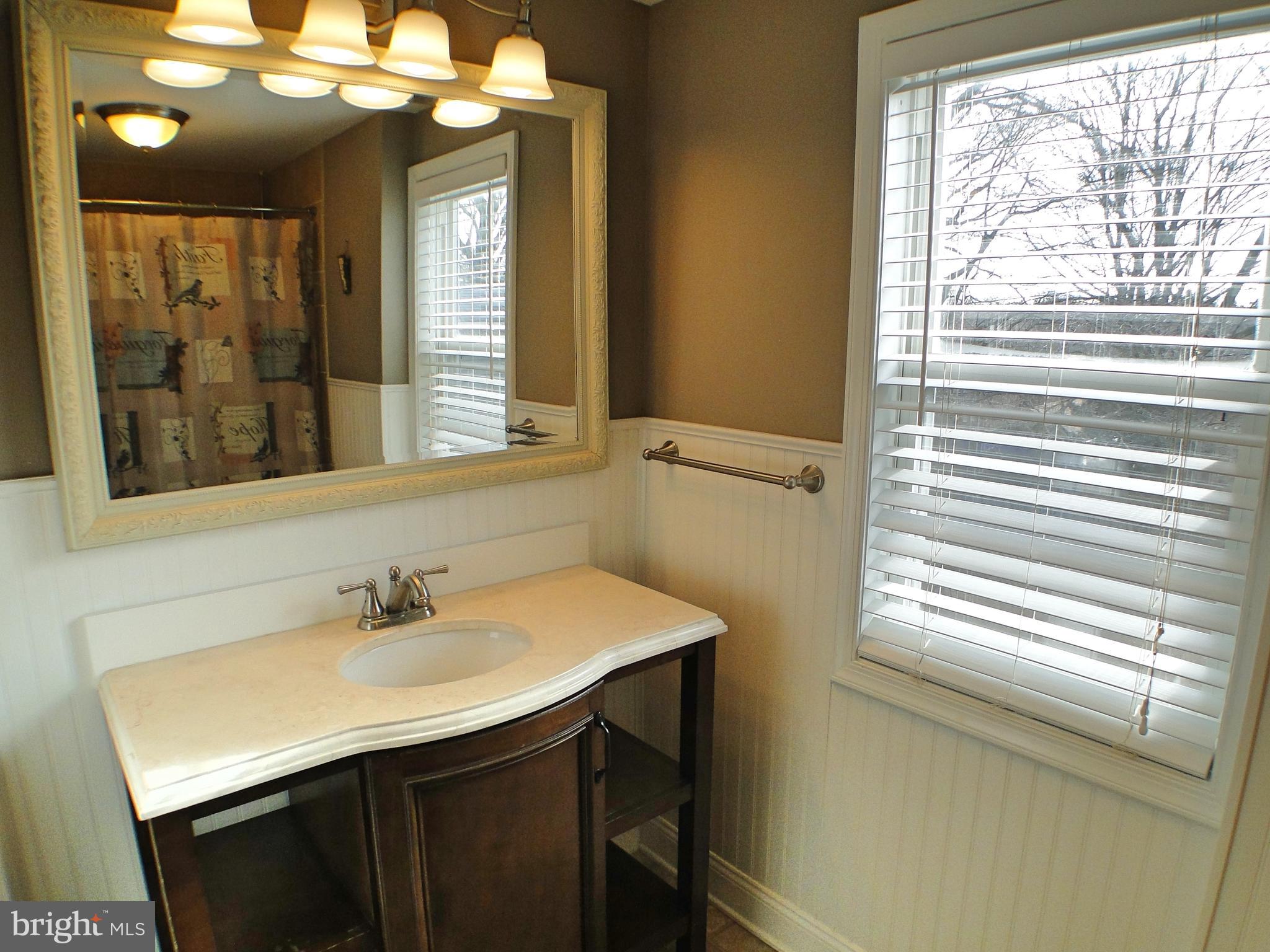 125 Beechwood Road Newtown Square, PA 19073 - Photo 22 of 34 125 Beechwood Rd, Newtown Square 2nd Full Bathroom