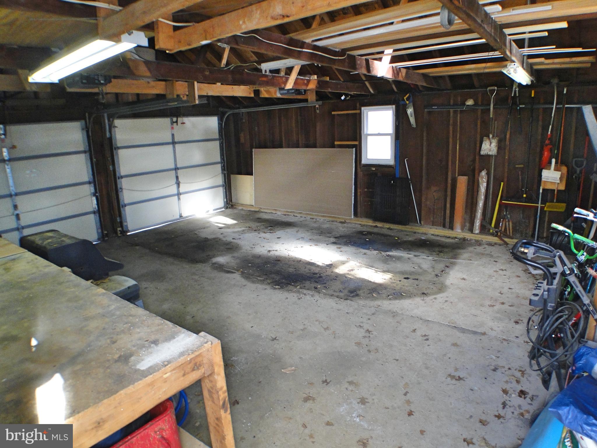 125 Beechwood Road Newtown Square, PA 19073 - Photo 32 of 34 125 Beechwood Rd, Newtown Square PA 19073 -Garage