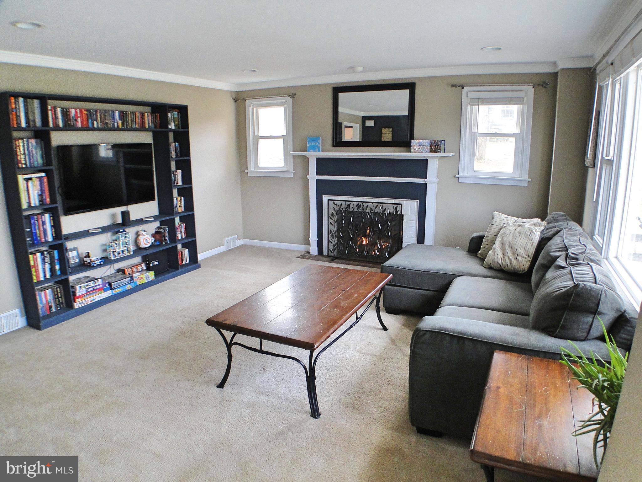 125 Beechwood Road Newtown Square, PA 19073 - Photo 6 of 34 125 Beechwood Rd, Newtown Square Living Room