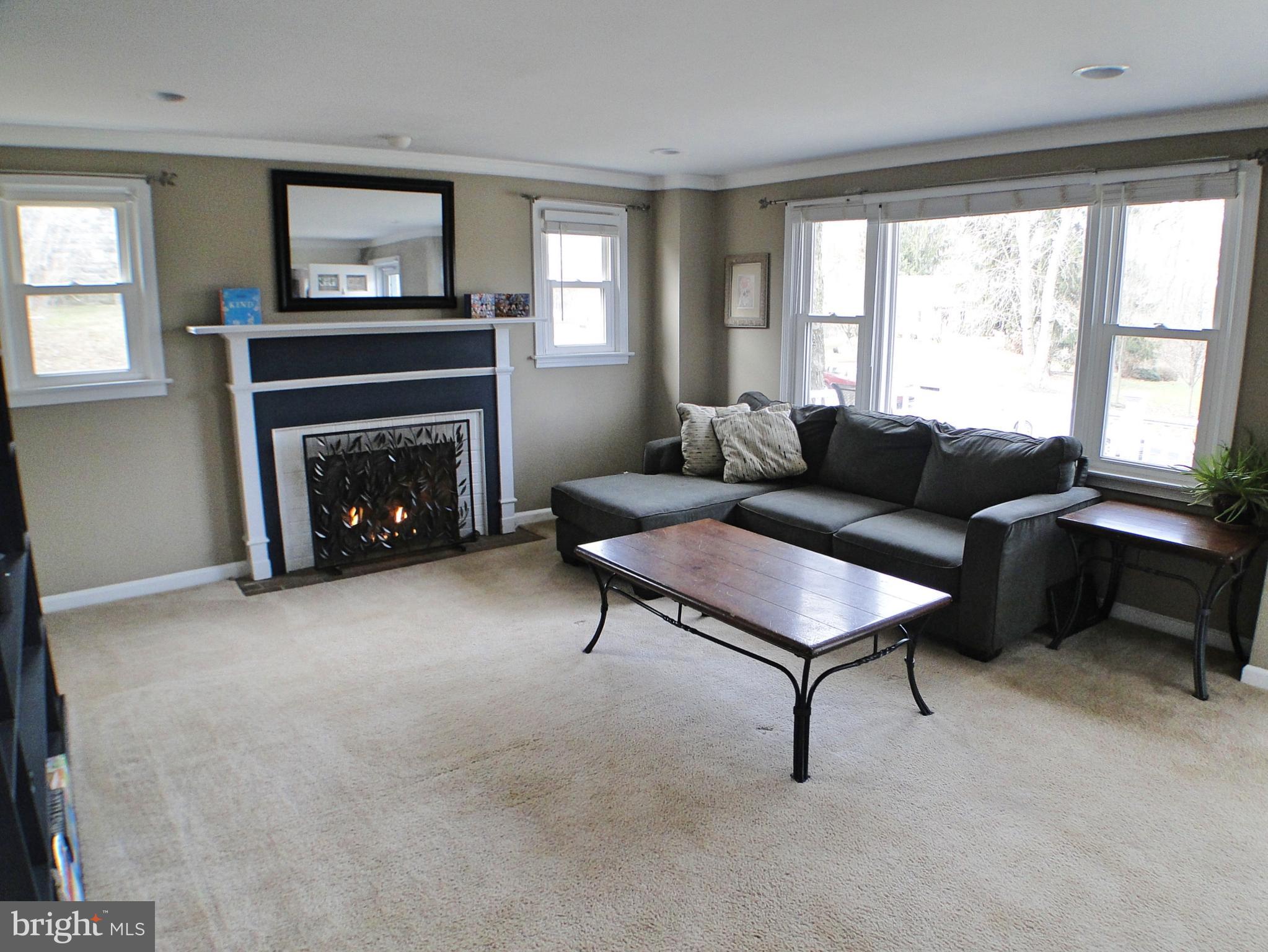 125 Beechwood Road Newtown Square, PA 19073 - Photo 7 of 34 125 Beechwood Rd, Newtown Square Living Room