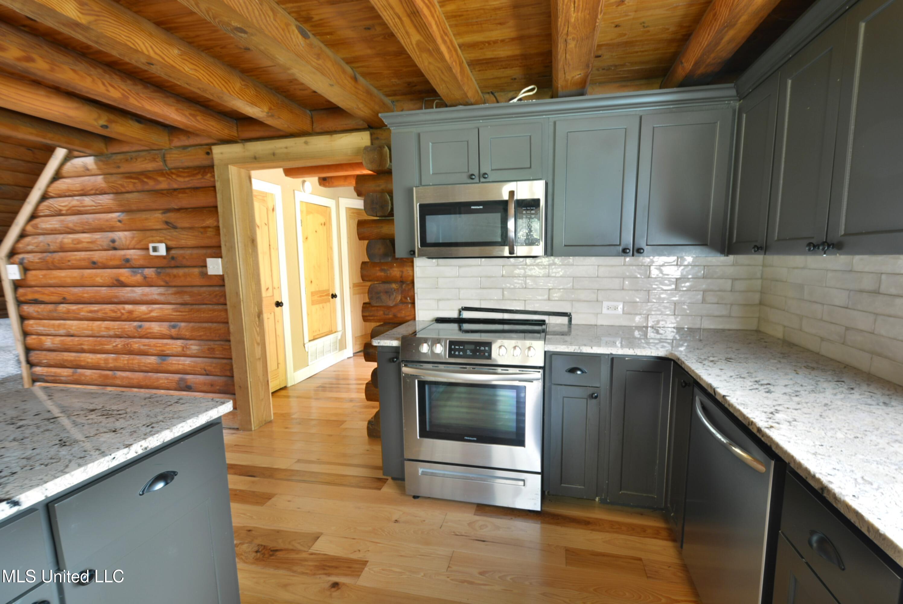 3490 Sherrod Road Nesbit, MS 38651 - Photo 13 of 29 Kitchen 2