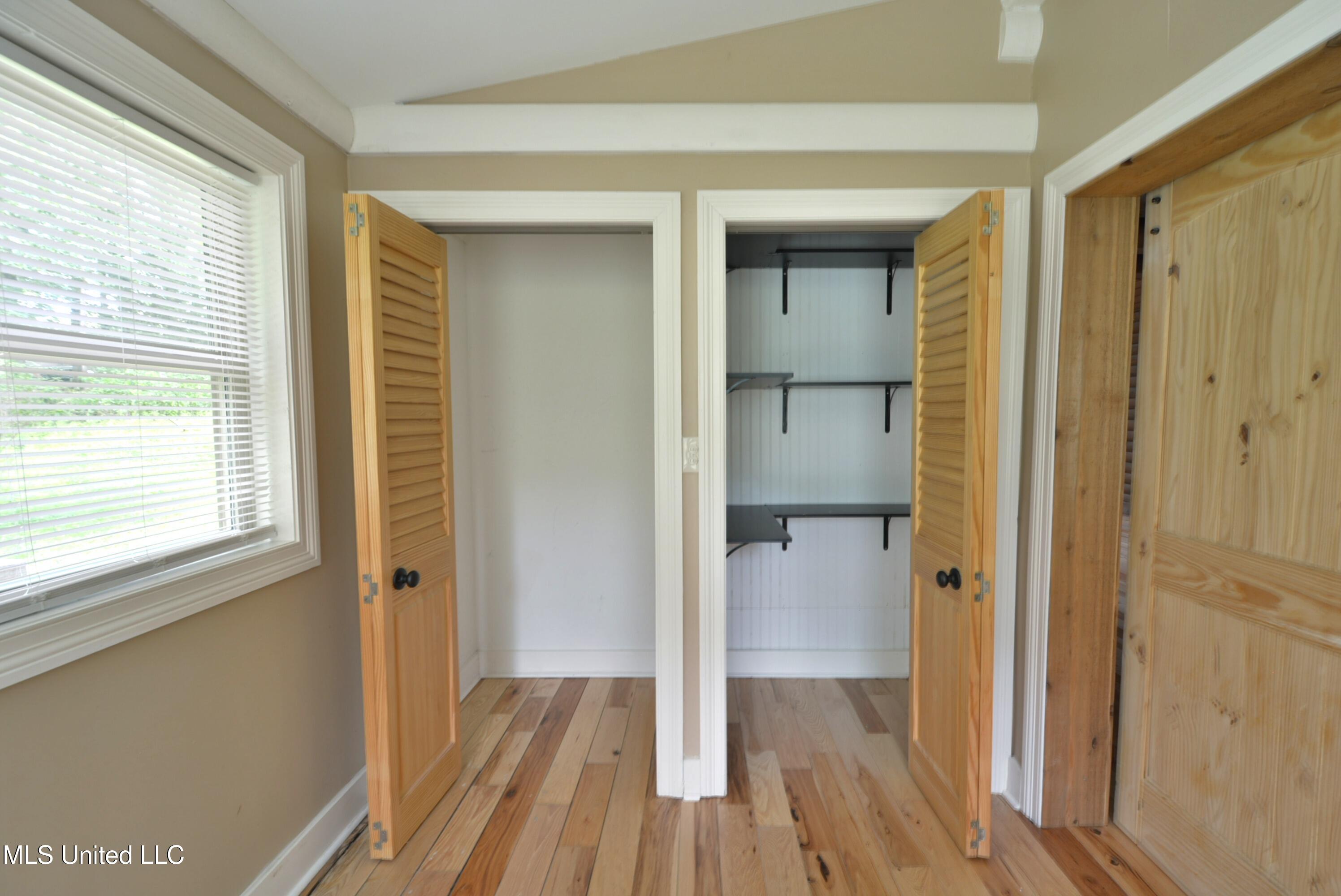 3490 Sherrod Road Nesbit, MS 38651 - Photo 15 of 29 Laundry 2