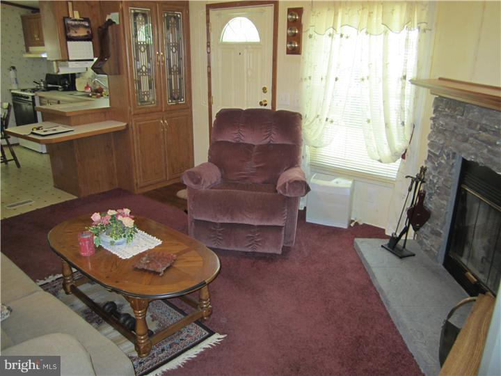 C-1 Country Club Road Elmer, NJ 08318 - Photo 4 of 16 Living Room