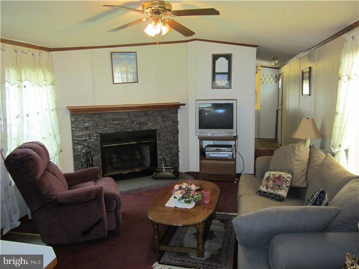 C-1 Country Club Road Elmer, NJ 08318 - Photo 5 of 16 Living Room