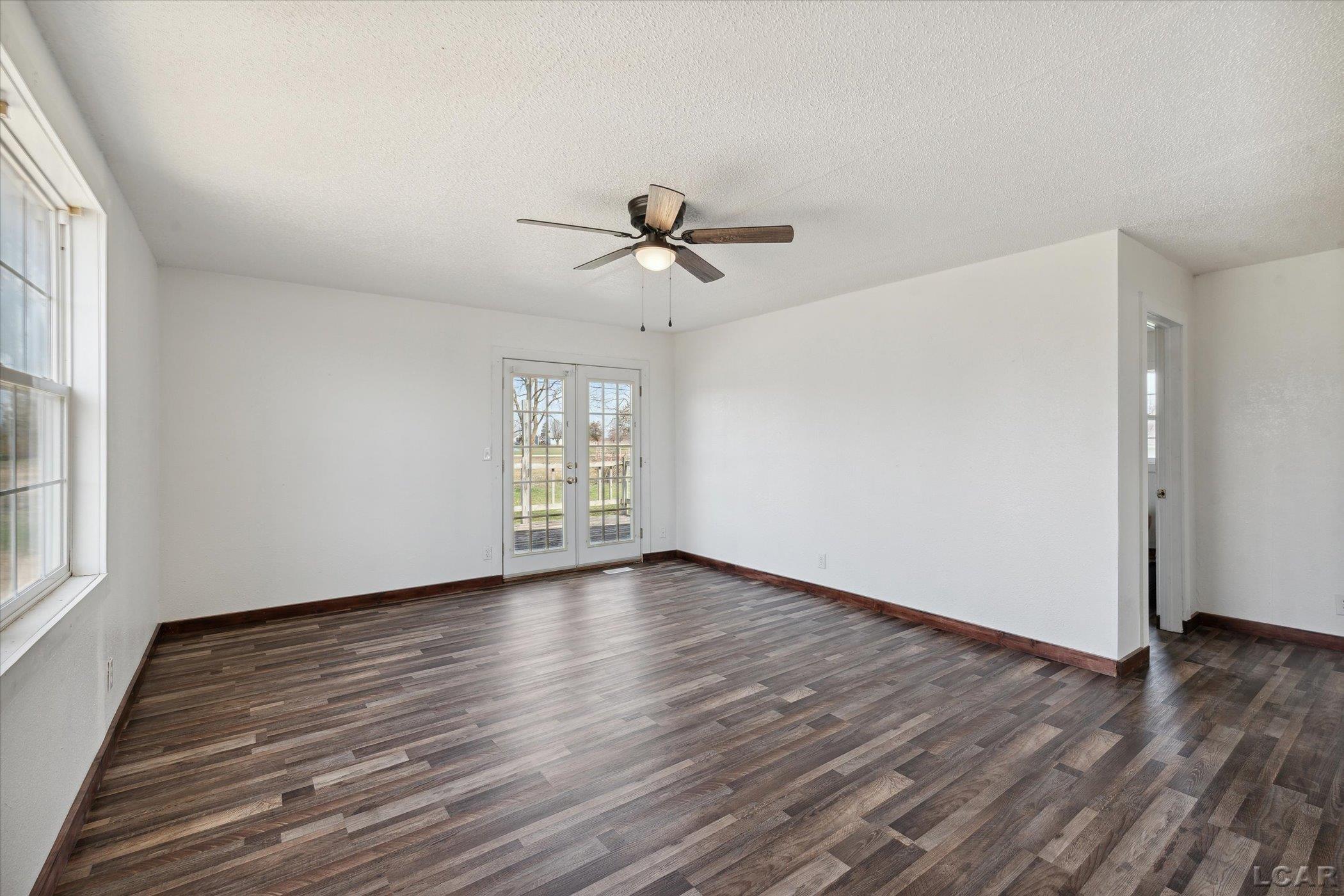 7174 West Cadmus Road Adrian, MI 49221 - Photo 5 of 30 50105971-5.JPG