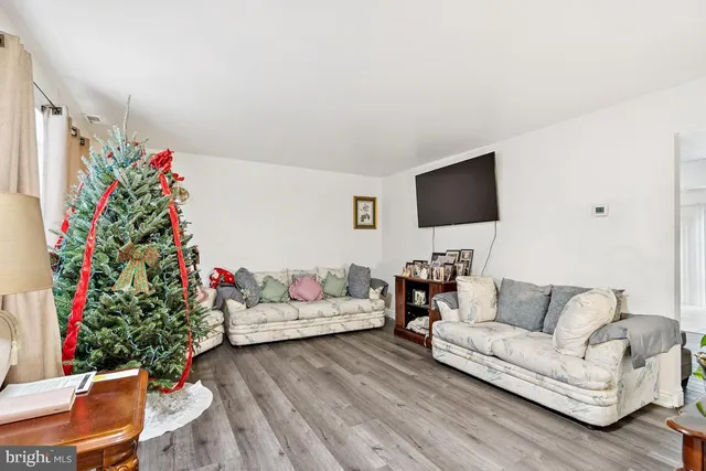 $249,000 | 18 East 4th Street, Burlington, NJ 08016