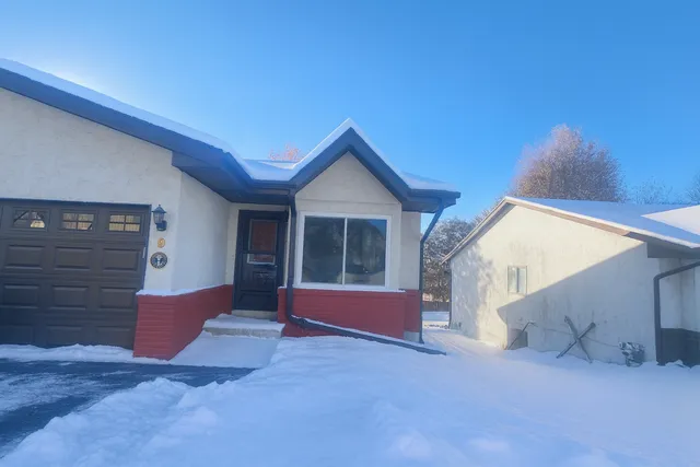 $2,600 | 9 Heights Road Northeast, St. Michael, MN 55376