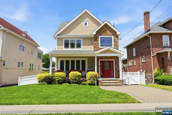 $1,799,000 | 1077 Anderson Avenue, Fort Lee, NJ 07024