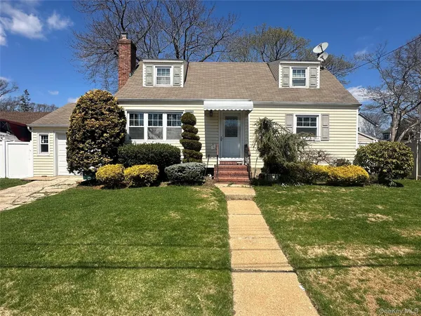$625,000 | 8 Garden Place, Merrick, NY 11566