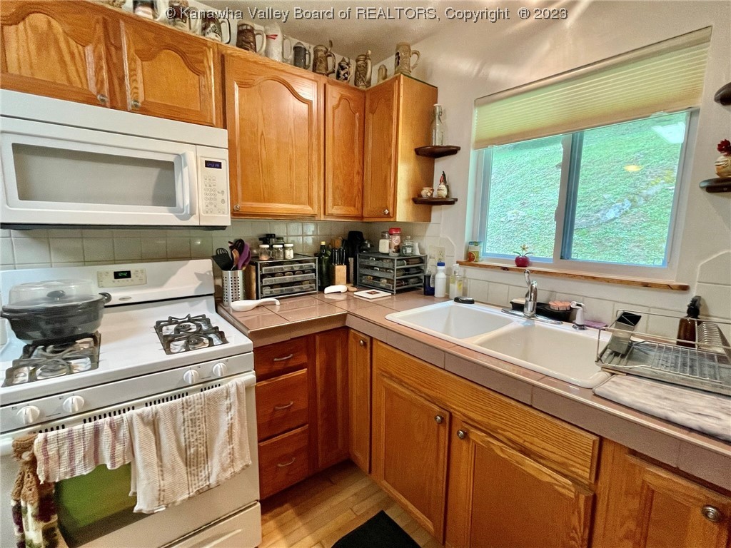 725 Cottontree Road Walton, WV 25286 - Photo 17 of 33 Gallery Image 17
