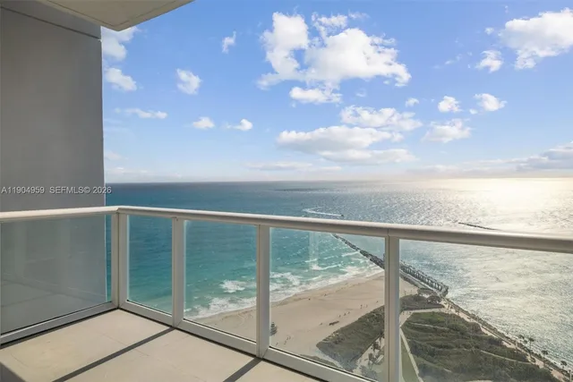 $17,900,000 | 100 South Pointe Drive, Unit 3203, Miami Beach, FL 33139
