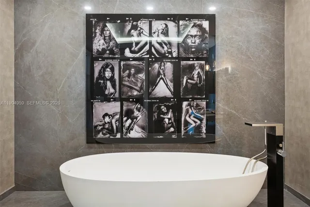 $17,900,000 | 100 South Pointe Drive, Unit 3203, Miami Beach, FL 33139