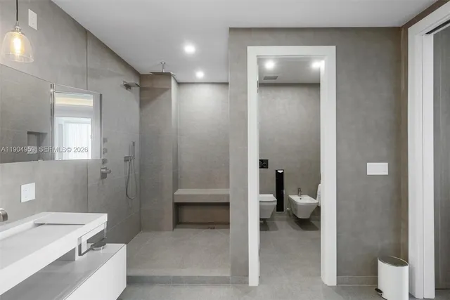 $17,900,000 | 100 South Pointe Drive, Unit 3203, Miami Beach, FL 33139