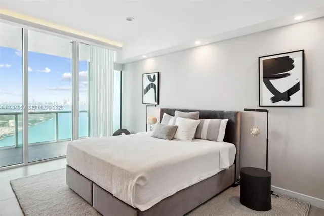 $17,900,000 | 100 South Pointe Drive, Unit 3203, Miami Beach, FL 33139