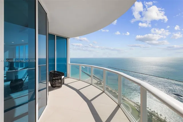 $17,900,000 | 100 South Pointe Drive, Unit 3203, Miami Beach, FL 33139