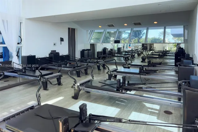 $17,900,000 | 100 South Pointe Drive, Unit 3203, Miami Beach, FL 33139