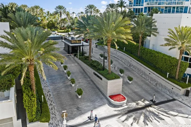 $17,900,000 | 100 South Pointe Drive, Unit 3203, Miami Beach, FL 33139