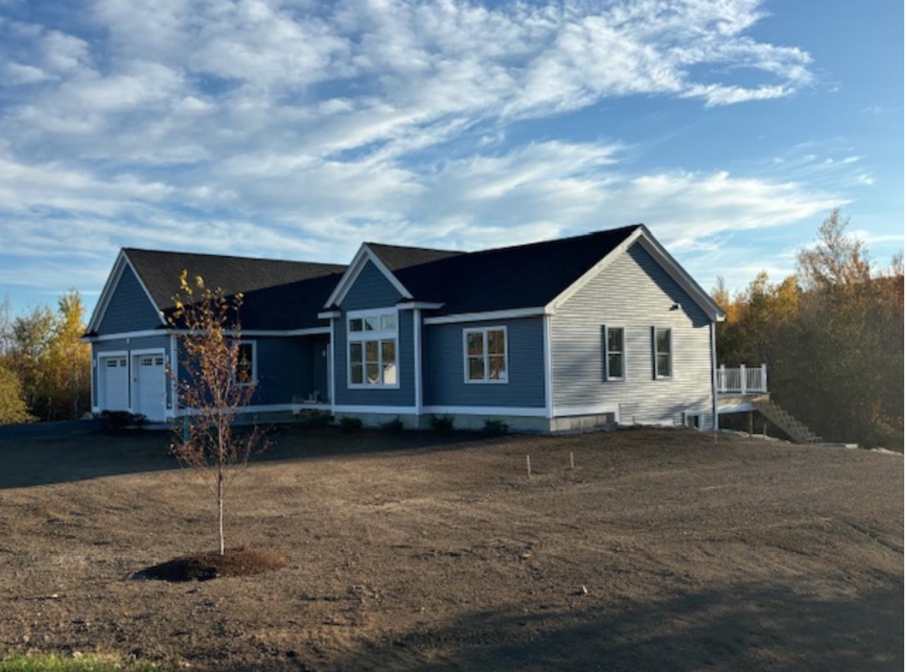 4 Megans Way, Unit 93 Epping, NH 03042 - Photo 2 of 36