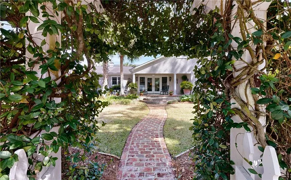 $2,349,000 | 231 Magnolia Avenue, St. Simons Island, GA 31522
