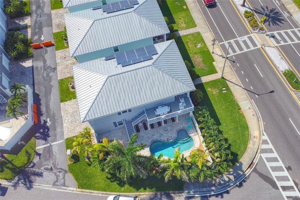 13511 Gulf Boulevard Madeira Beach, FL 33708 - Photo 20 of 30 a view of a backyard with plants