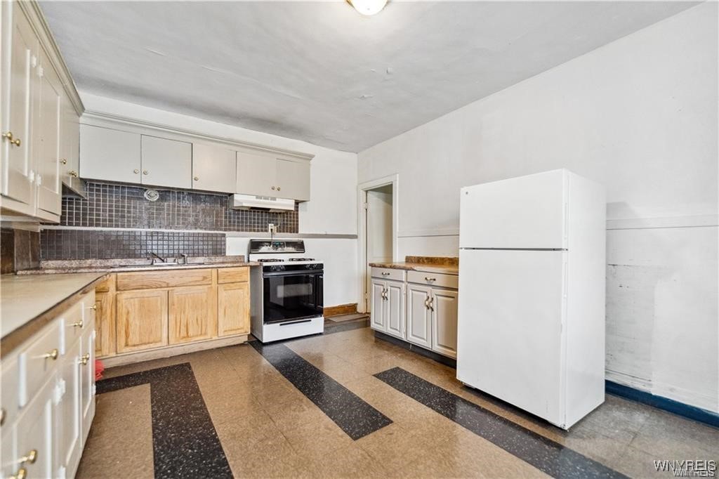 340 Rhode Island Street Buffalo, NY 14213 - Photo 17 of 25