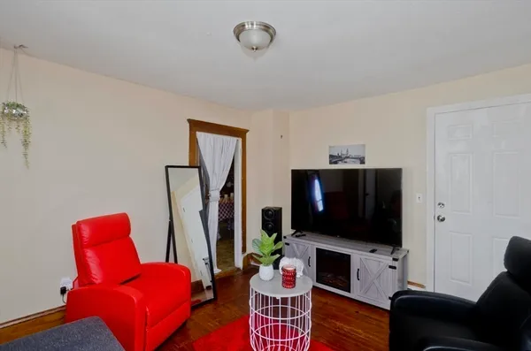 $1,850 | 3 St Paul Street, Unit 1, Westfield, MA 01085