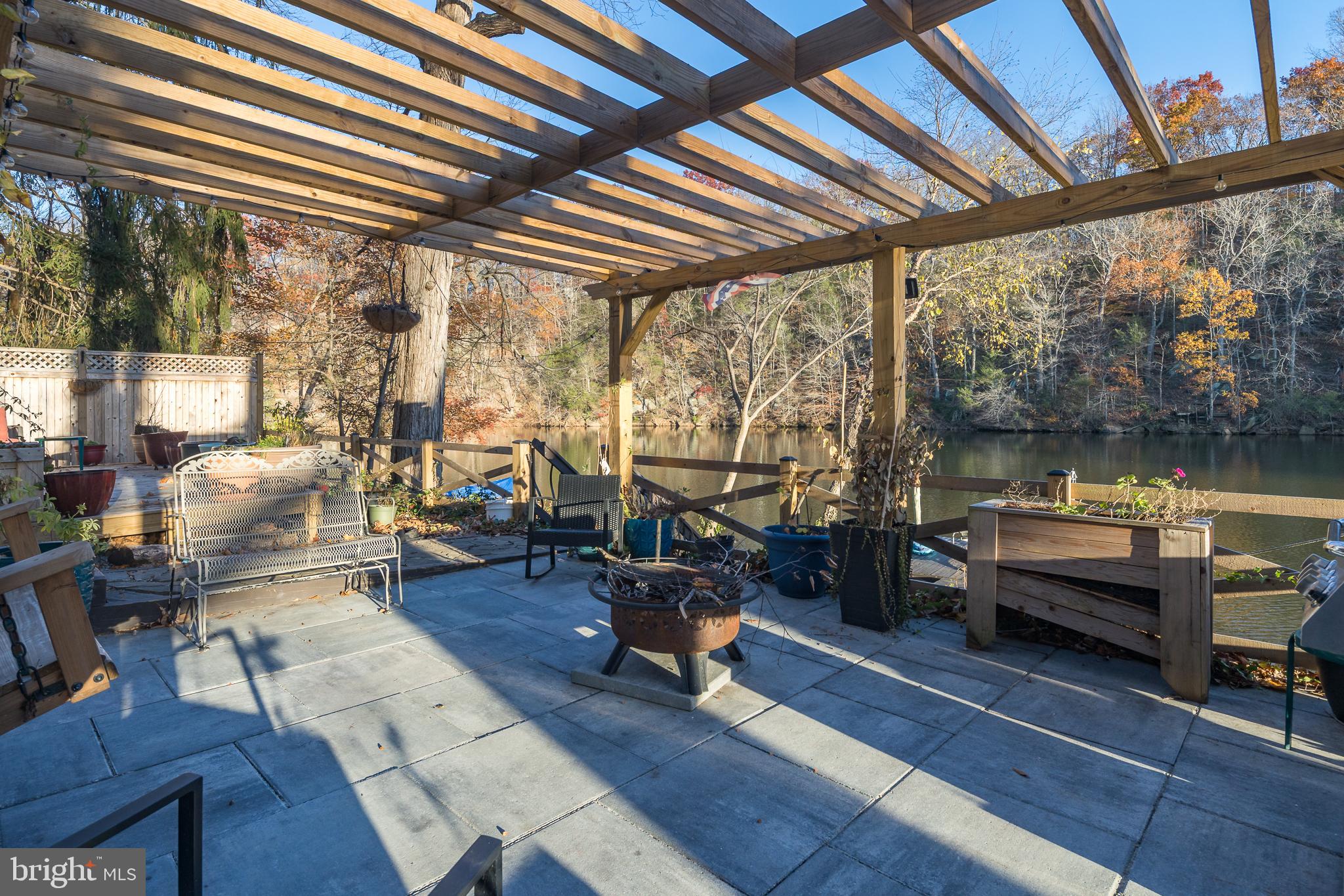 11999 Manning Road Manassas, VA 20112 - Photo 32 of 76 a living room with furniture and a large window