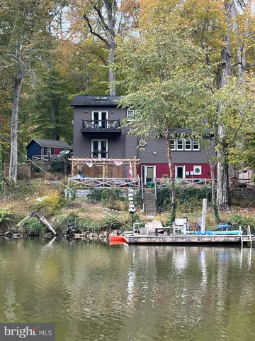 a picture of a building