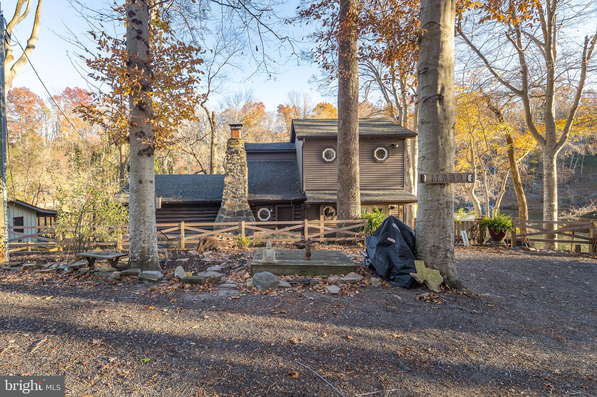 11999 Manning Road Manassas, VA 20112 - Photo 4 of 76 a view of a chairs and table in the yard