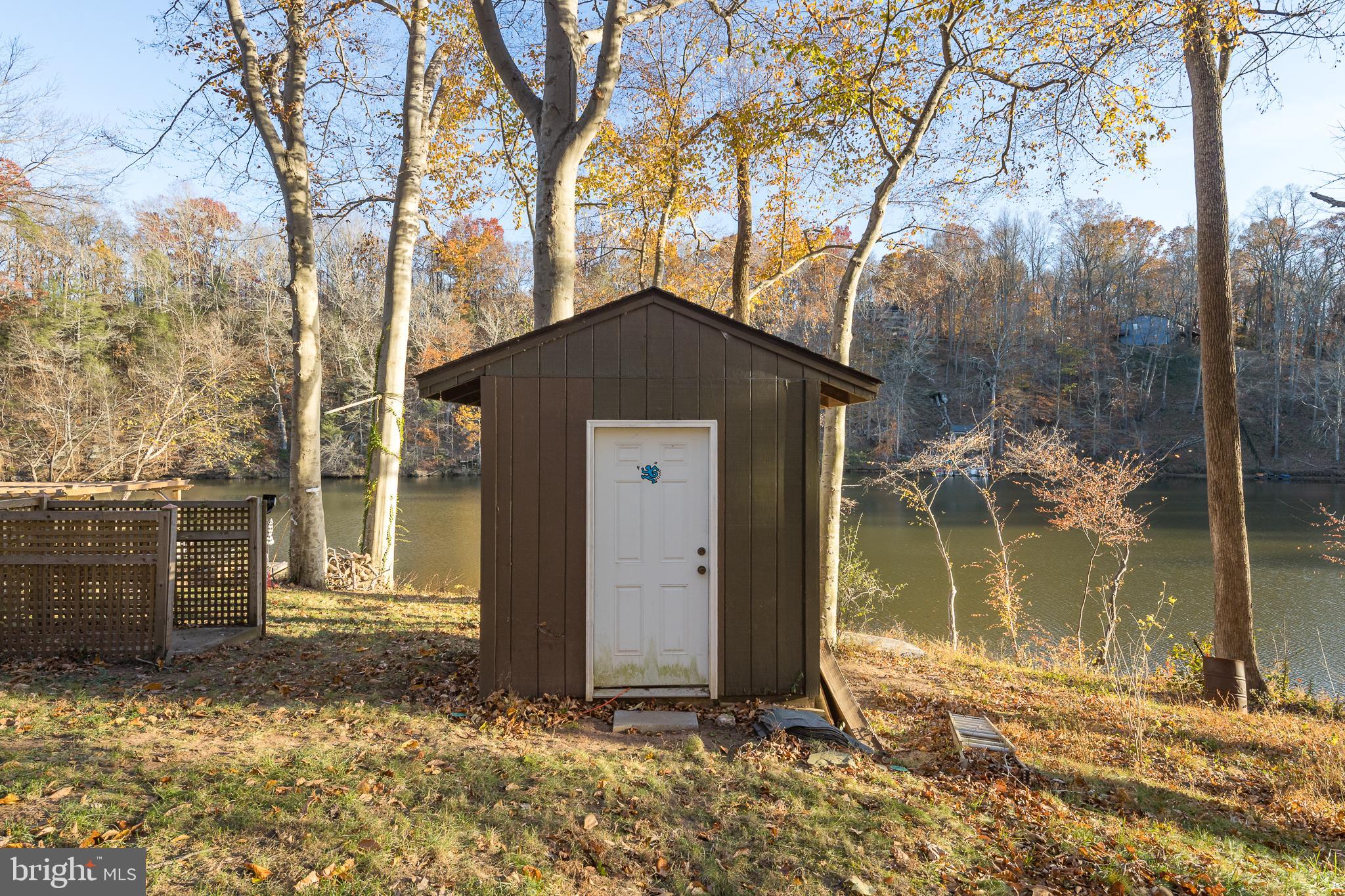 11999 Manning Road Manassas, VA 20112 - Photo 8 of 76 a house with trees in the background