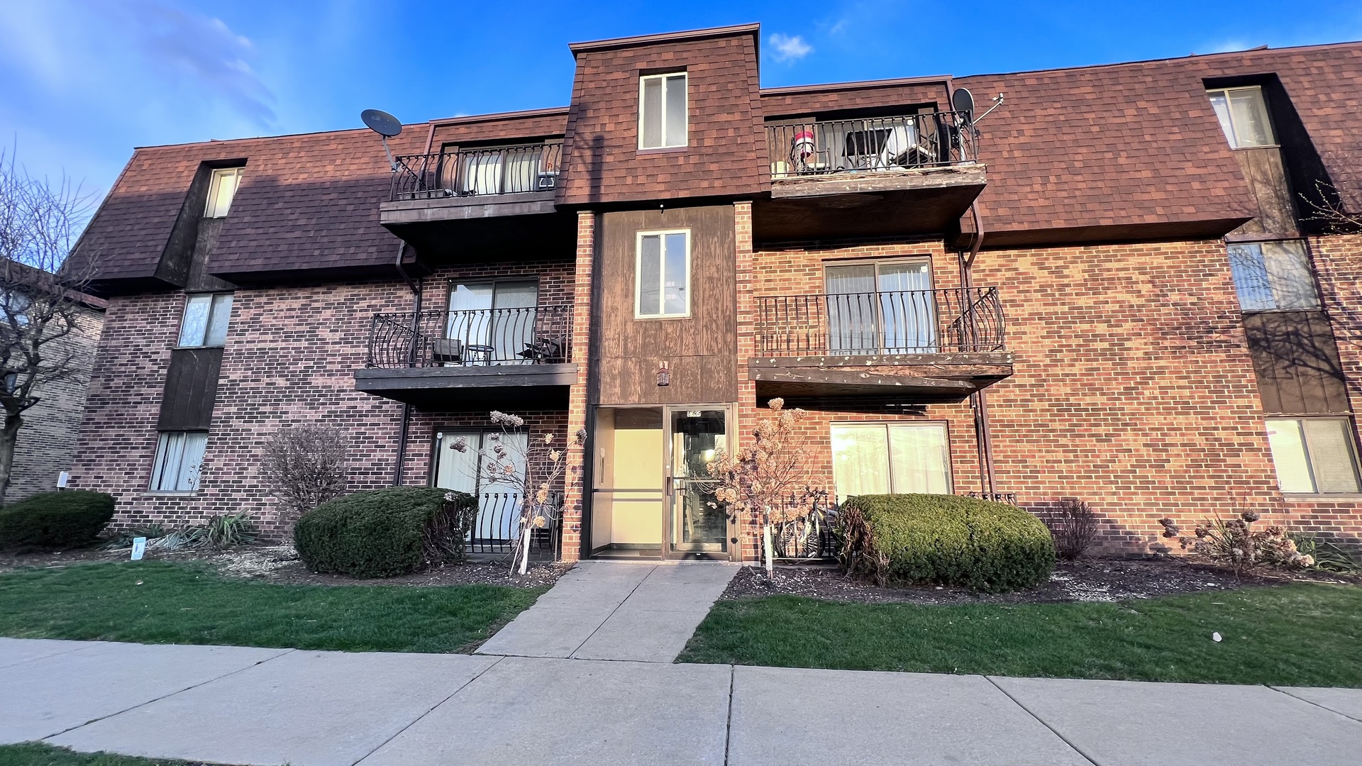 14525 South Manistee Ave Unit 2B  