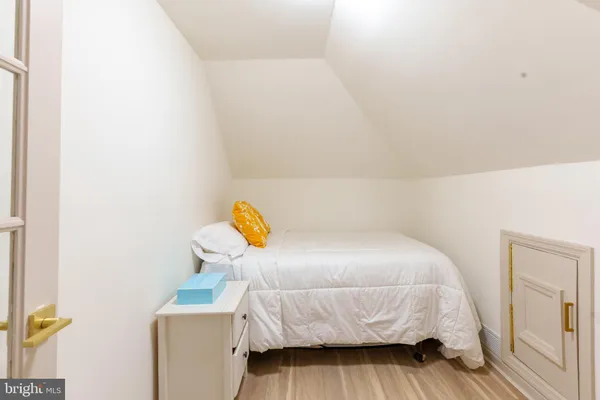 $2,162 | 22 South Haddon Avenue, Unit 6, Haddonfield, NJ 08033