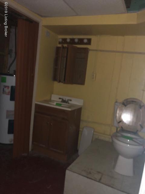 2866 Sunbeam Road Leitchfield, KY 42754 - Photo 18 of 20 Bathroom