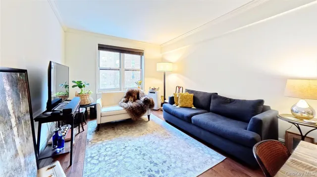 $2,995 | 73-12 35th Avenue, Unit D43 | Jackson Heights