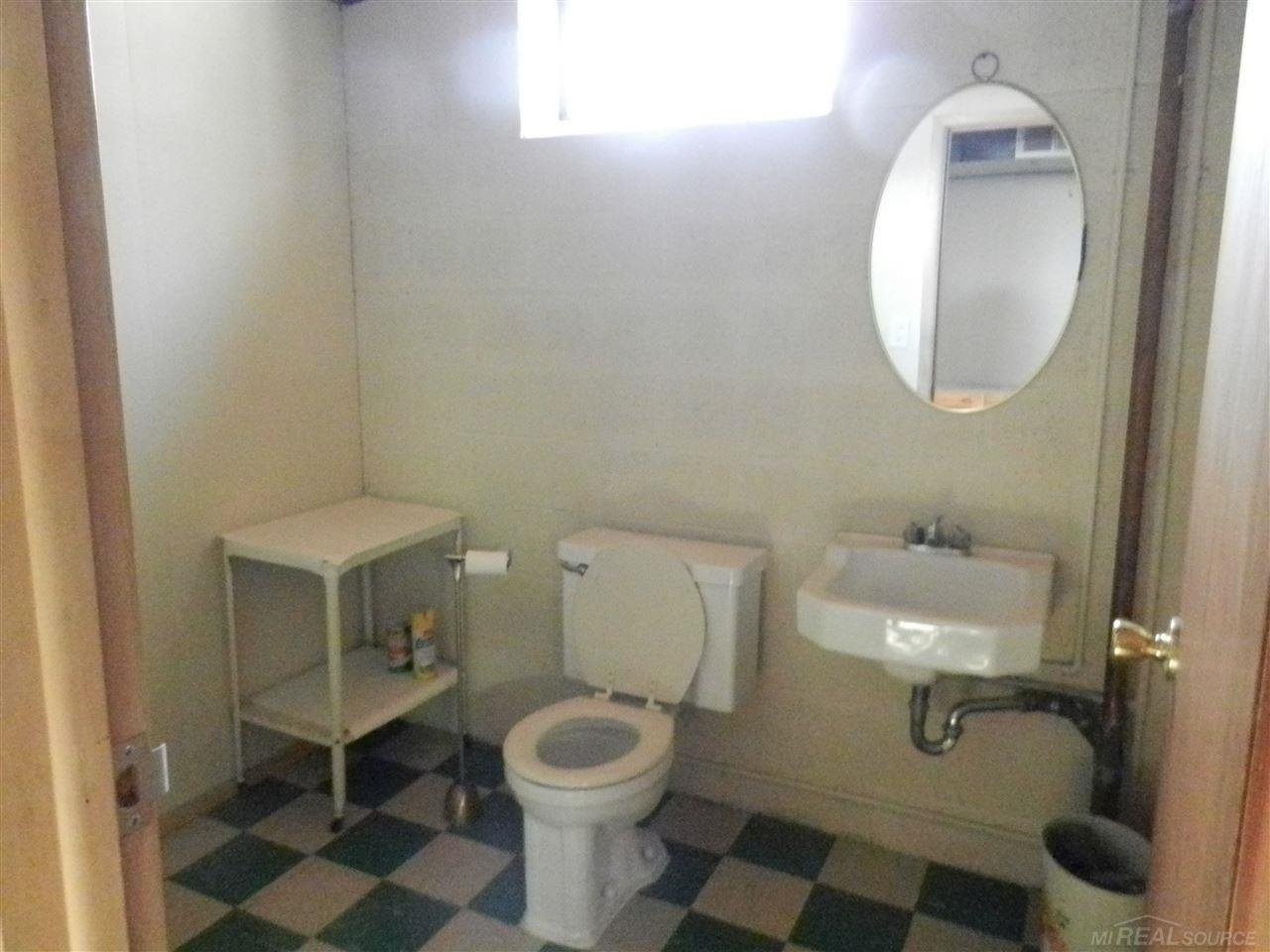 23837 Rausch Avenue Eastpointe, MI 48021 - Photo 38 of 47